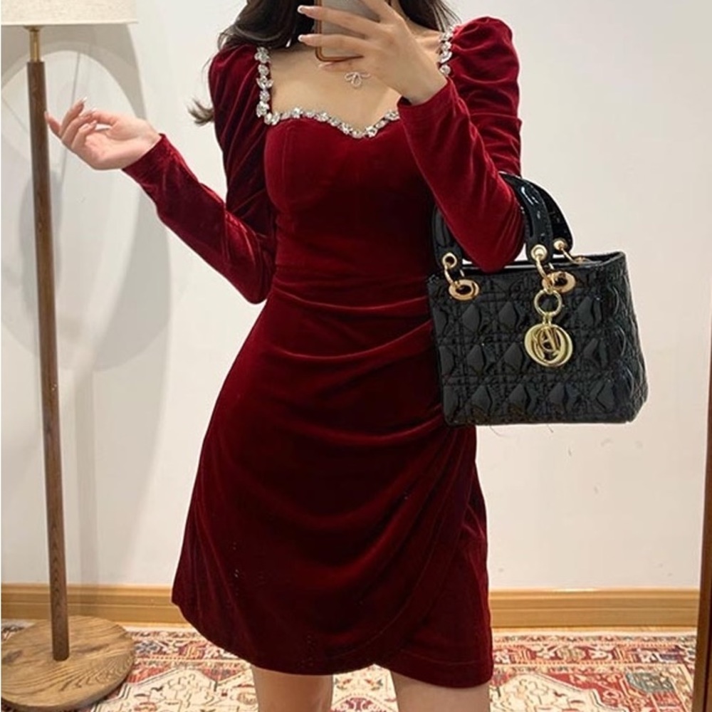 Red velvet dress long sleeve
